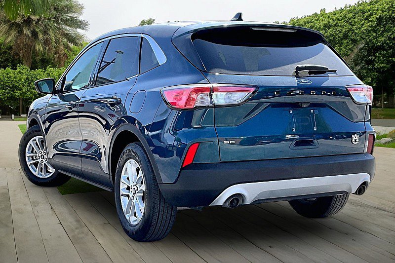 Used 2020 Ford Escape SE image 12