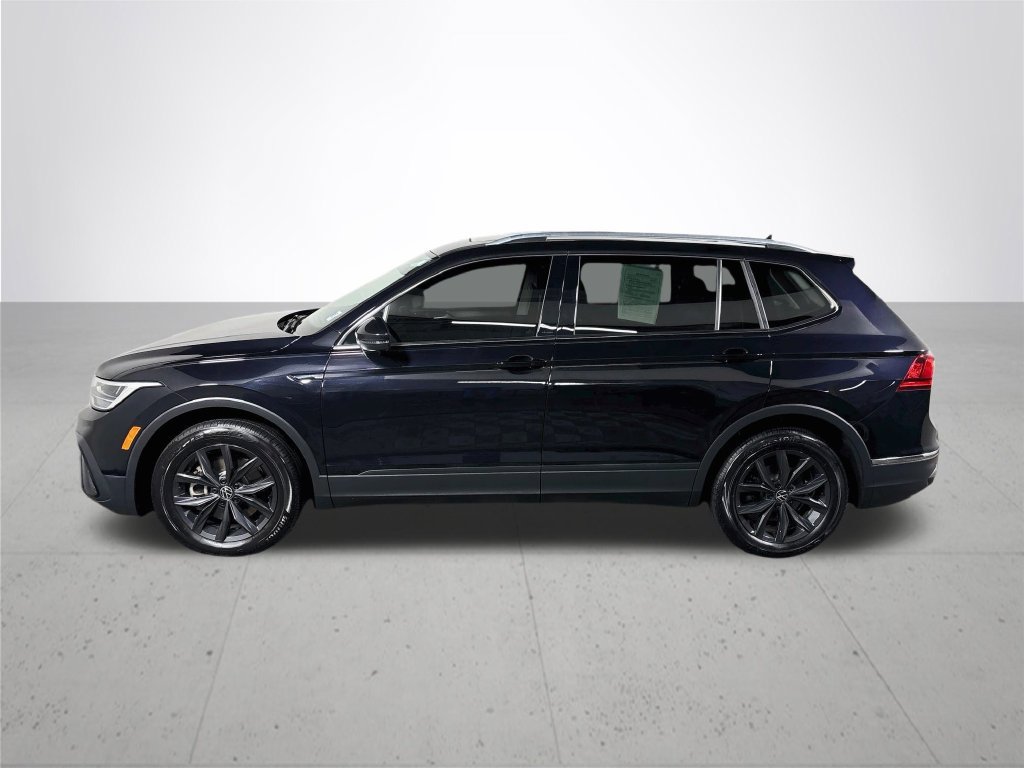 Certified 2024 Volkswagen Tiguan SE w/ Panoramic Sunroof Package AWD/4WD image 10