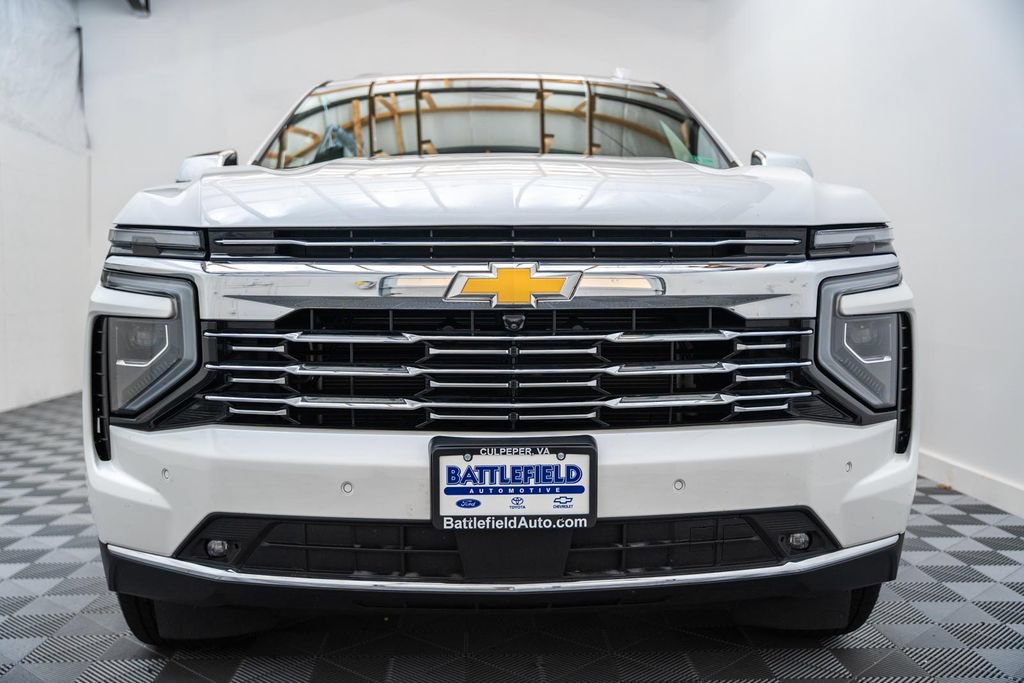 Used 2025 Chevrolet Tahoe Premier AWD/4WD image 2