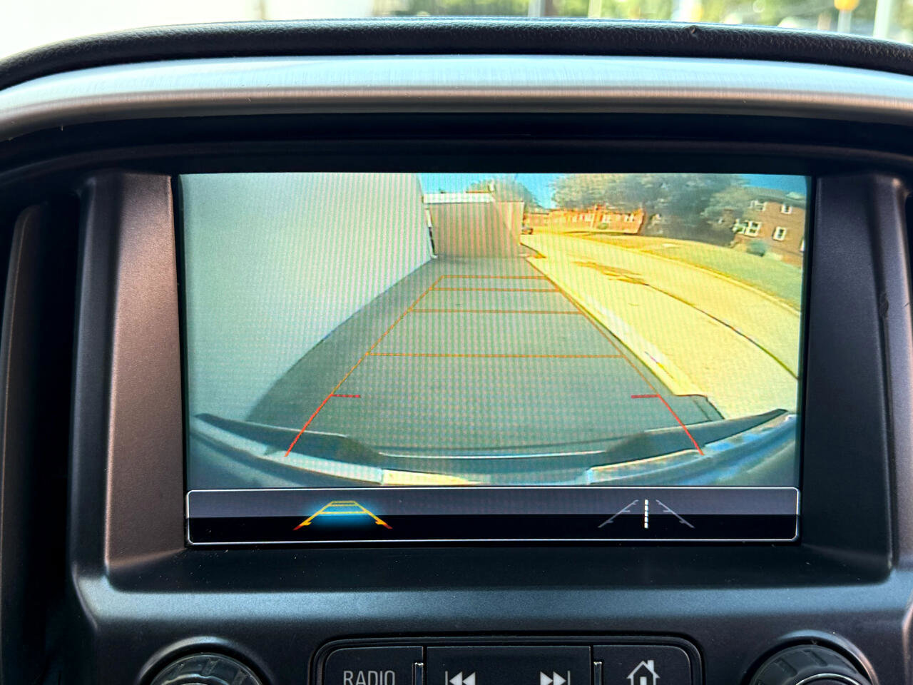 Used 2018 GMC Canyon SLE w/ SLE Convenience Package image 12