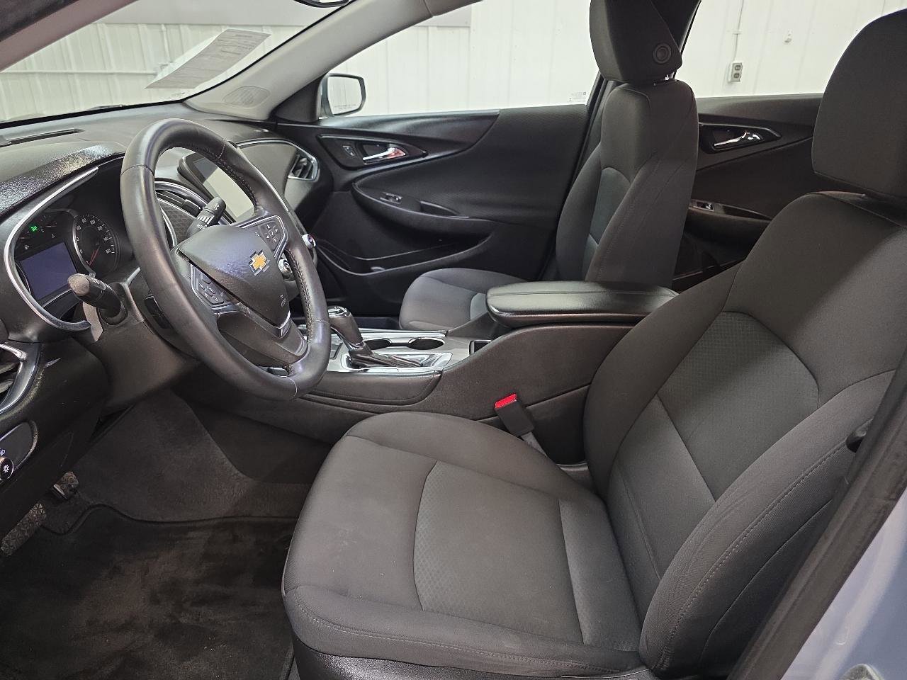 Used 2018 Chevrolet Malibu LT FWD image 28