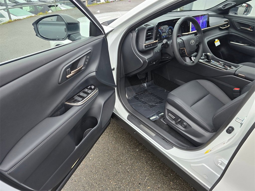 New 2025 Toyota Crown Signia image 21