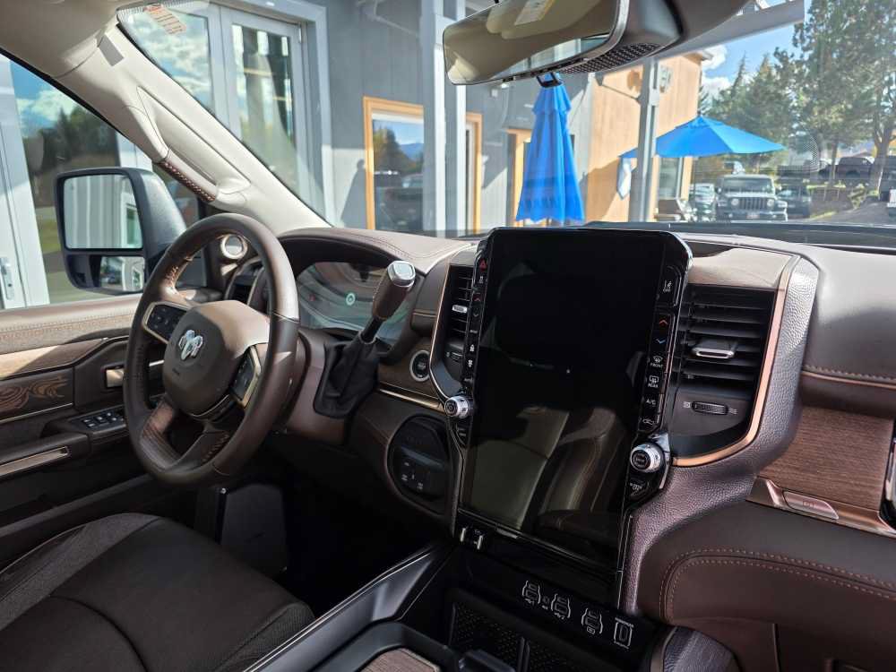 Used 2025 RAM 3500 Longhorn AWD/4WD image 17