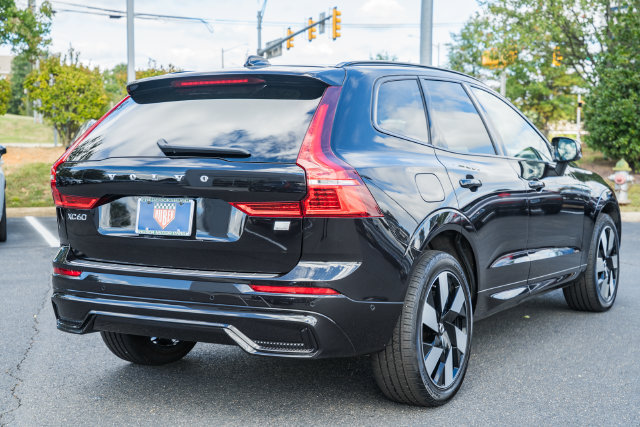 Used 2024 Volvo XC60 T8 Plus w/ Protection Package Premier AWD/4WD image 5