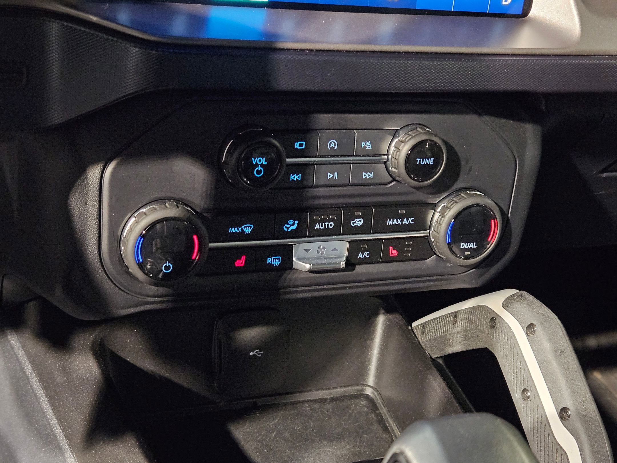 Used 2023 Ford Bronco Outer Banks image 31