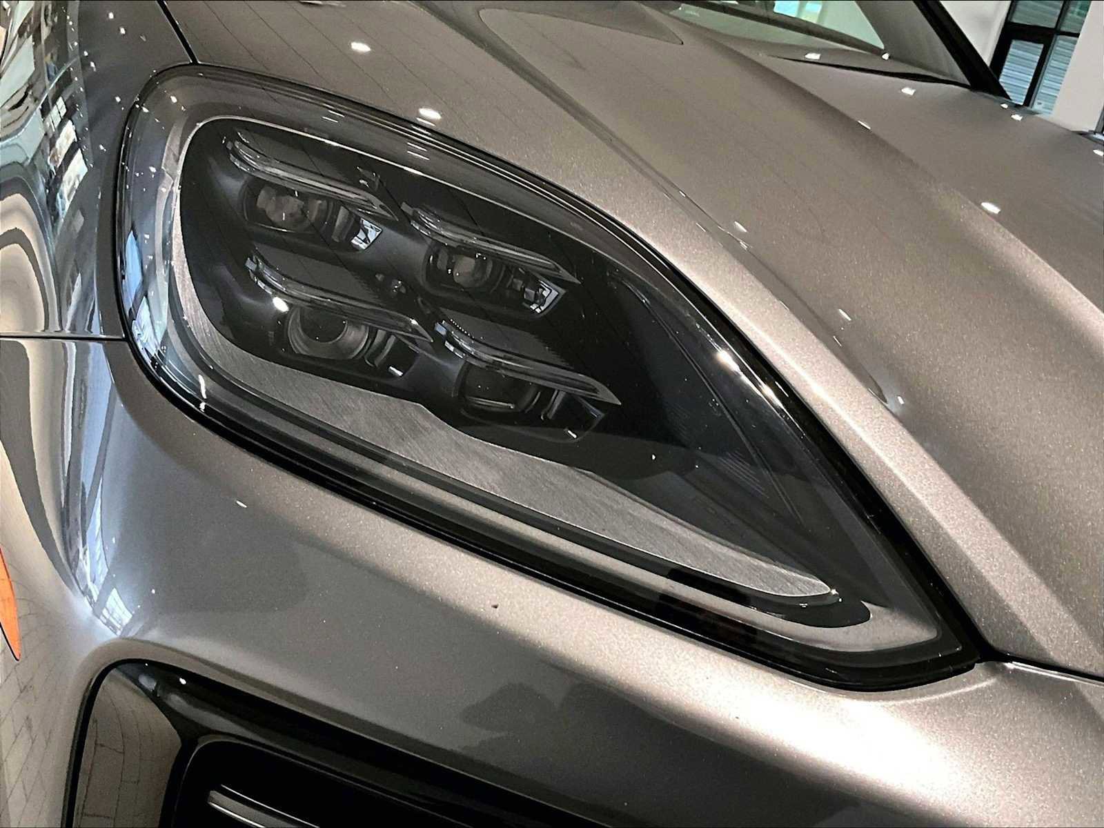 Used 2025 Porsche Cayenne image 15