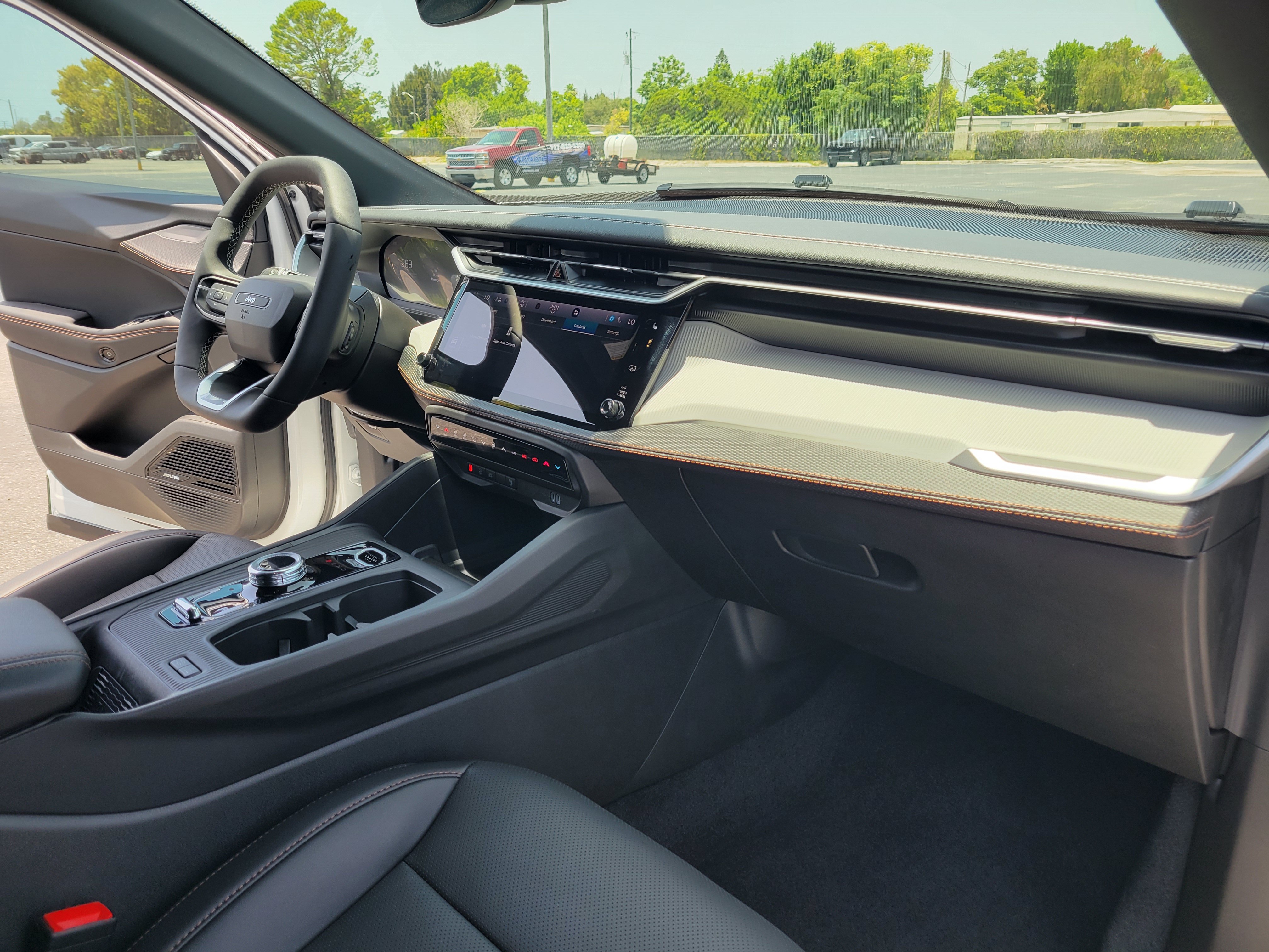 Used 2026 Jeep Cherokee Limited AWD/4WD image 25