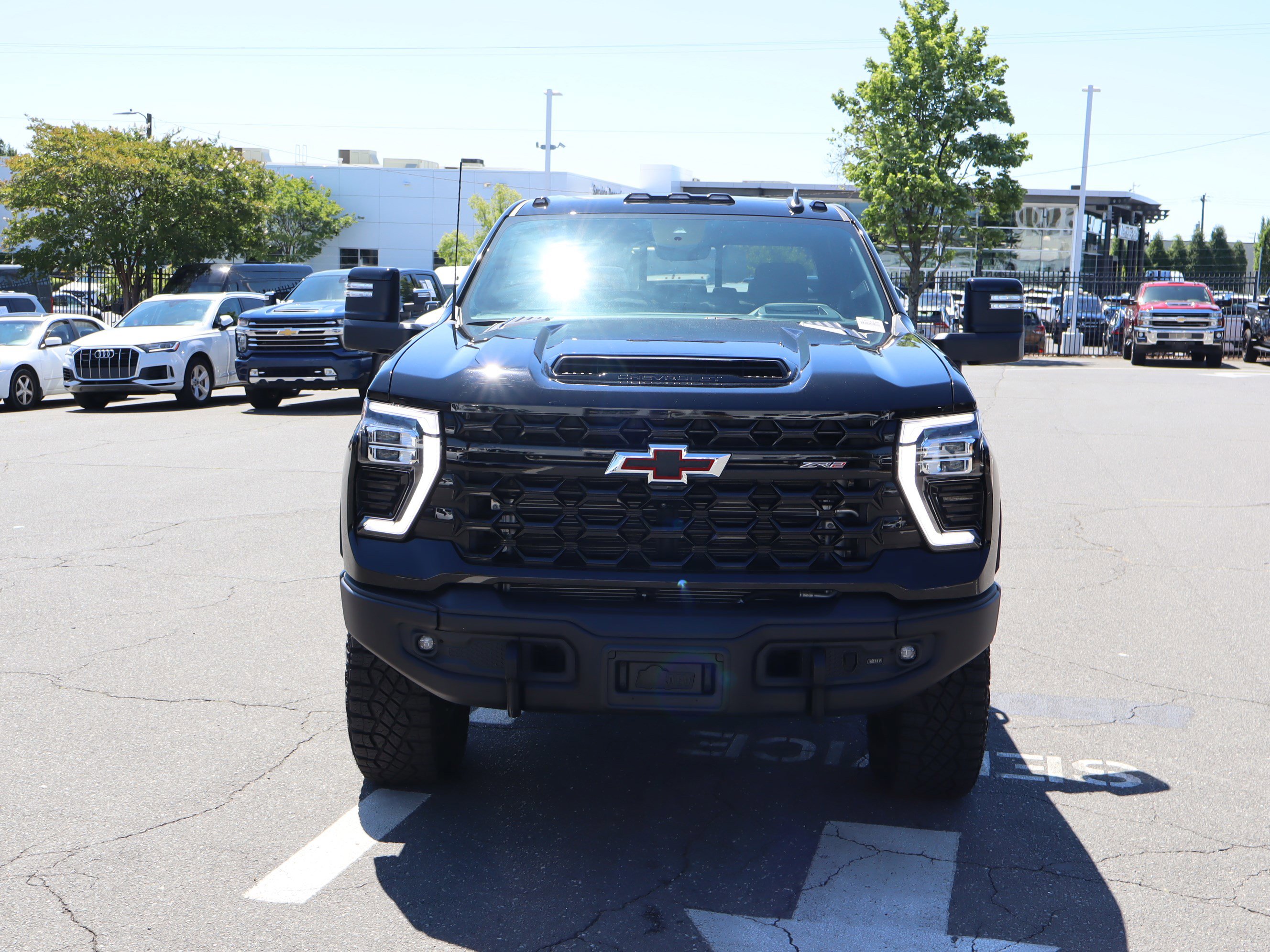 Used 2024 Chevrolet Silverado 2500 ZR2 w/ ZR2 Bison Edition AWD/4WD image 3