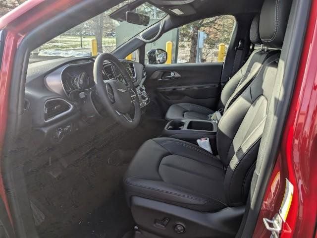 New 2026 Chrysler Voyager LX image 7