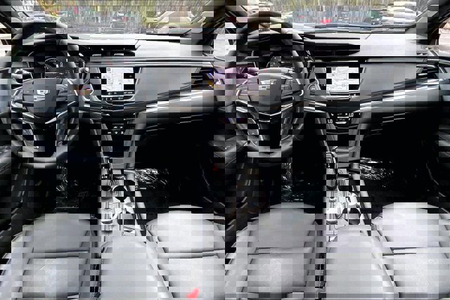 Used 2024 Cadillac XT5 Premium Luxury image 15