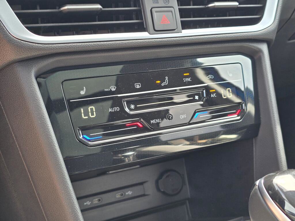 New 2026 Volkswagen Taos SE AWD/4WD image 30