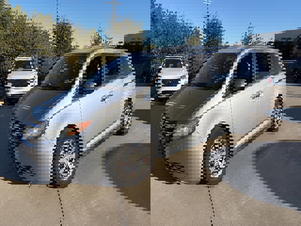 Used 2016 Honda Odyssey EX-L image 1