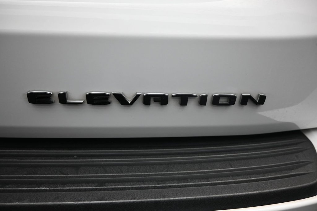 Used 2025 GMC Yukon Elevation w/ Elevation Premium Package AWD/4WD image 11