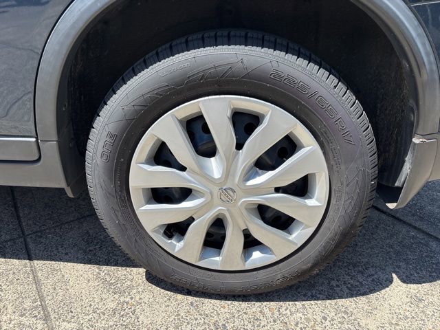 Used 2016 Nissan Rogue S FWD image 11