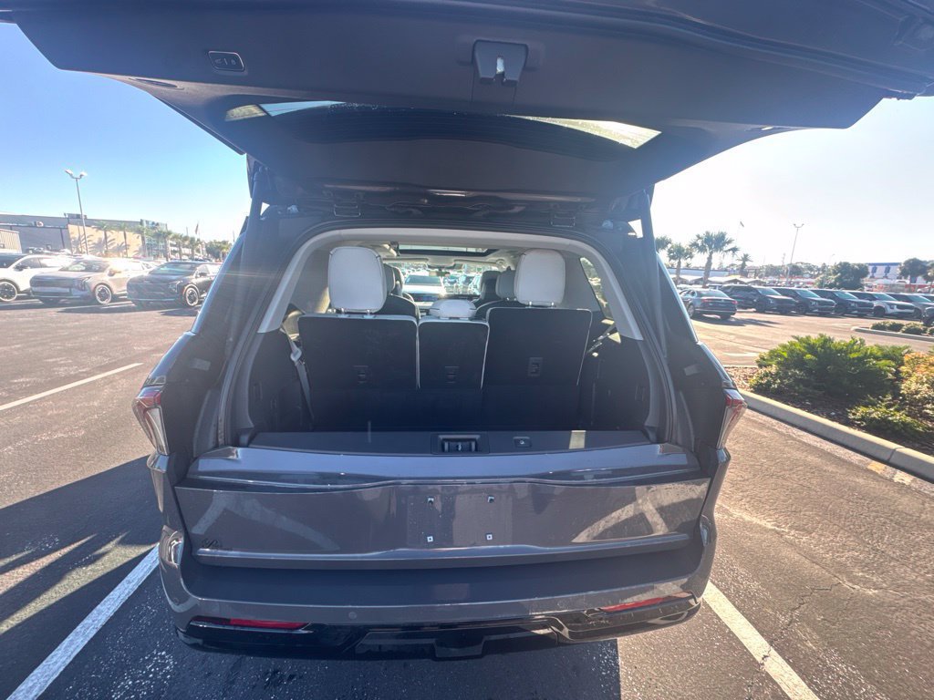 Used 2026 Lincoln Navigator Black Label w/ Black Label Special Edition AWD/4WD image 21