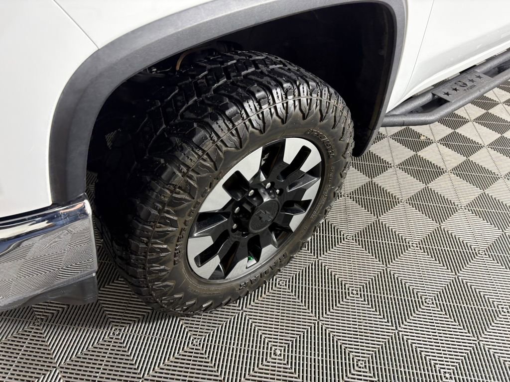 Used 2020 Chevrolet Silverado 3500 LT w/ Convenience Package image 10