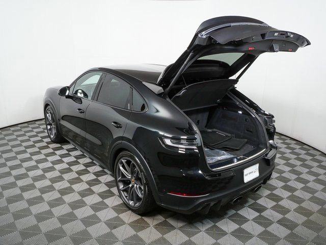 Certified 2025 Porsche Cayenne Turbo GT image 32