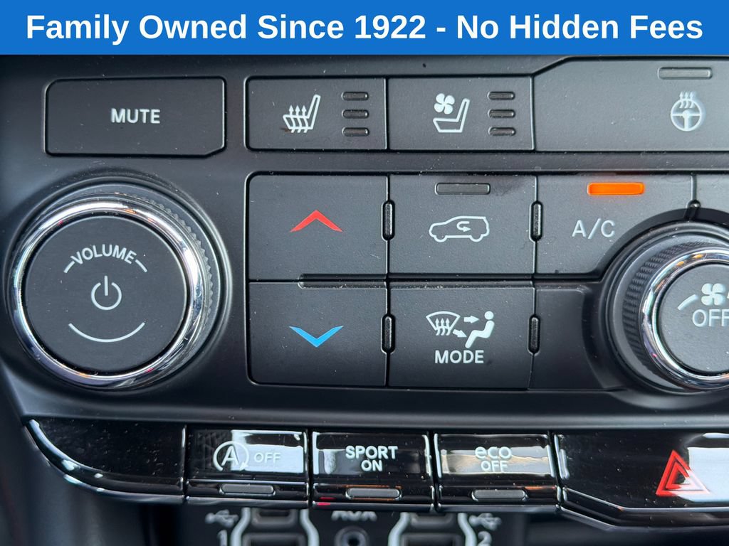 Used 2025 Dodge Durango GT AWD/4WD image 33
