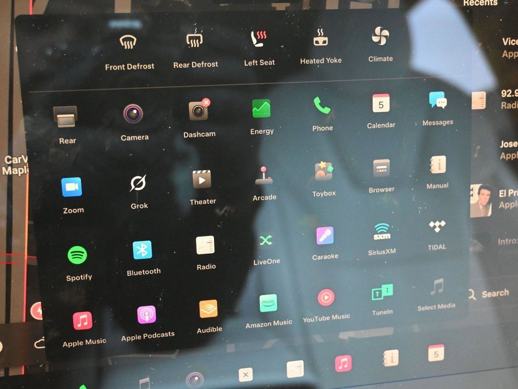 Used 2022 Tesla Model X Plaid image 18