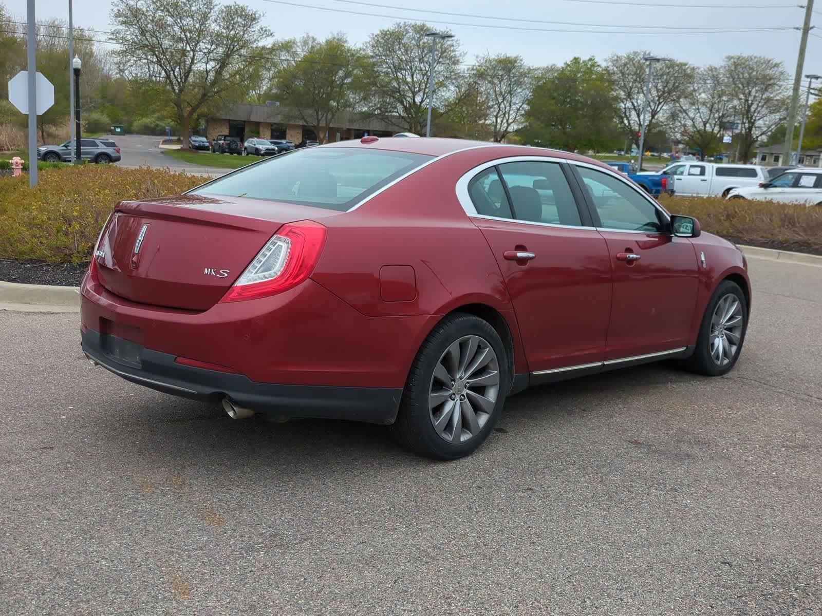 Used 2013 Lincoln MKS FWD image 8
