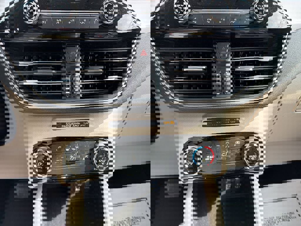 Used 2022 Ford Escape SE image 21