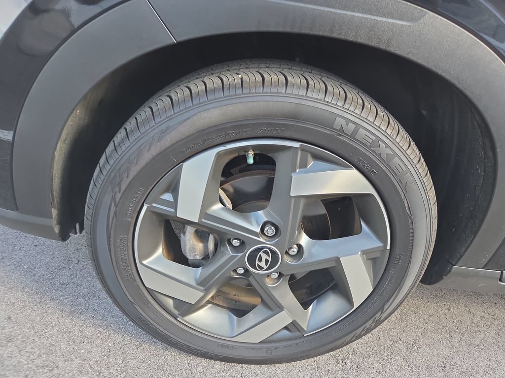 Certified 2023 Hyundai Venue SEL FWD image 8