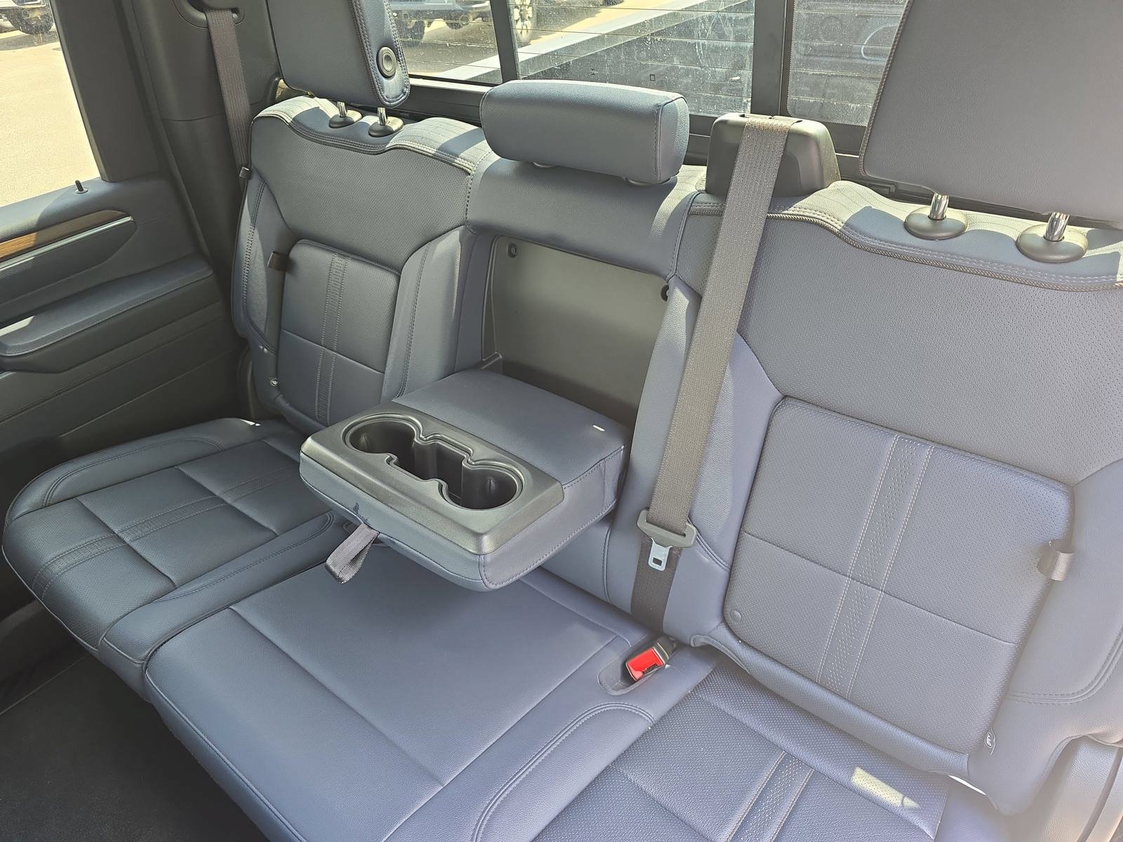 Used 2025 Chevrolet Silverado 2500 High Country w/ Technology Package AWD/4WD image 15