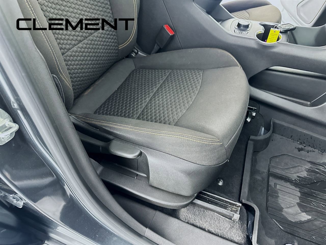 Used 2021 GMC Terrain SLE w/ Driver Convenience Package AWD/4WD image 32