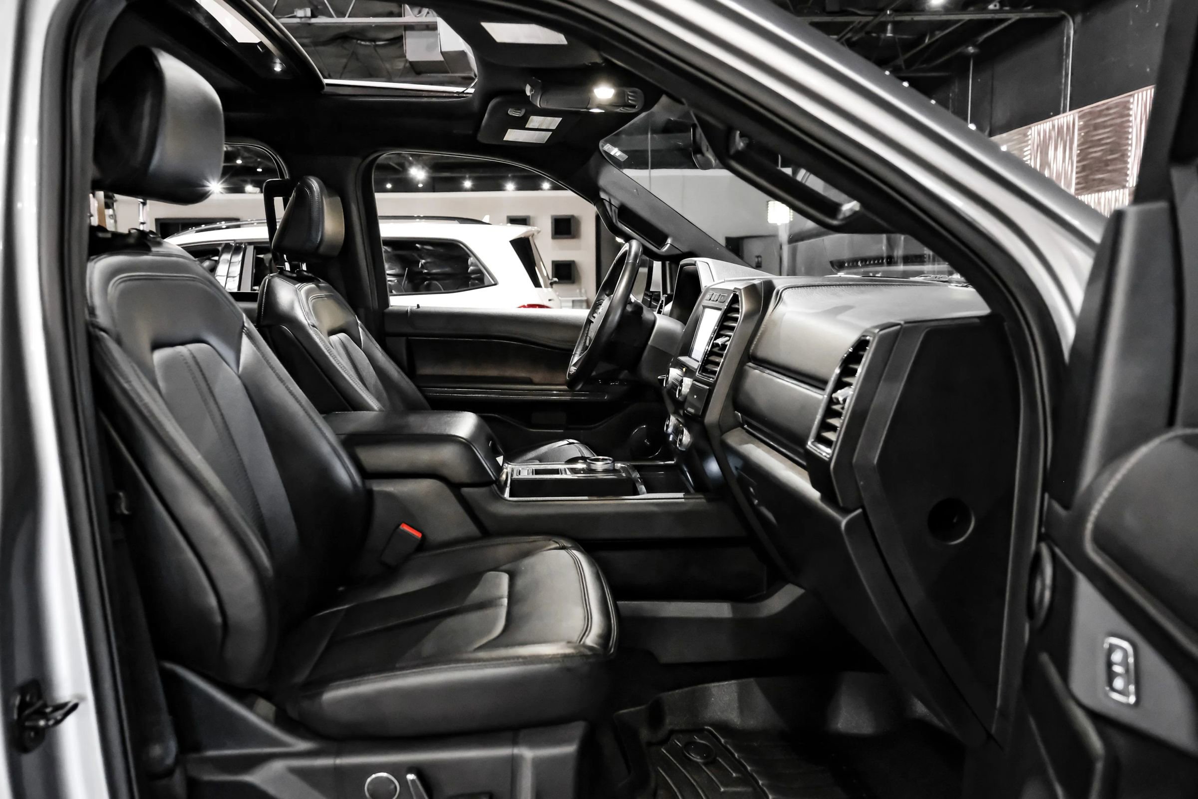 Used 2021 Ford Expedition Limited image 27