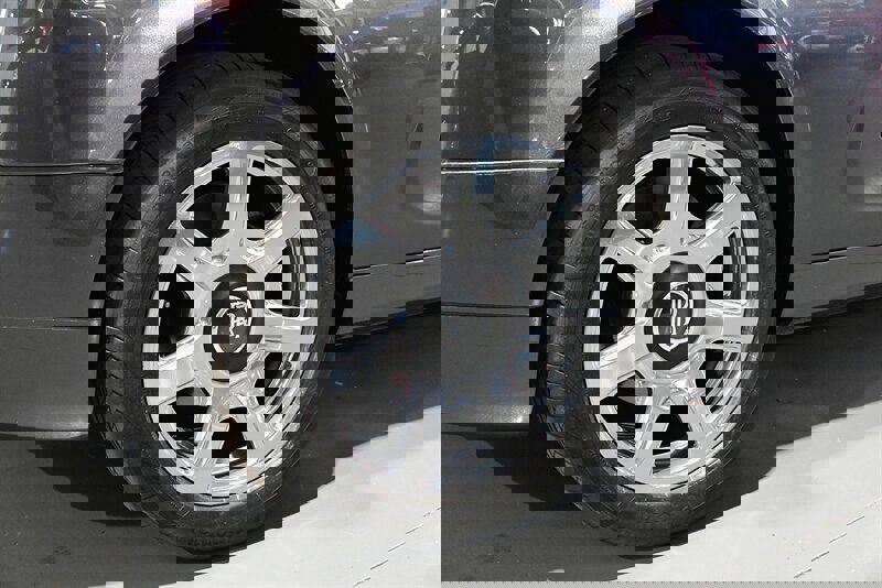 Used 2012 Rolls-Royce Phantom Drophead Coupe image 13