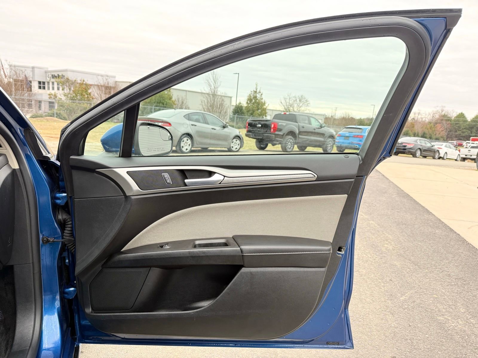 Used 2018 Ford Fusion S FWD image 23