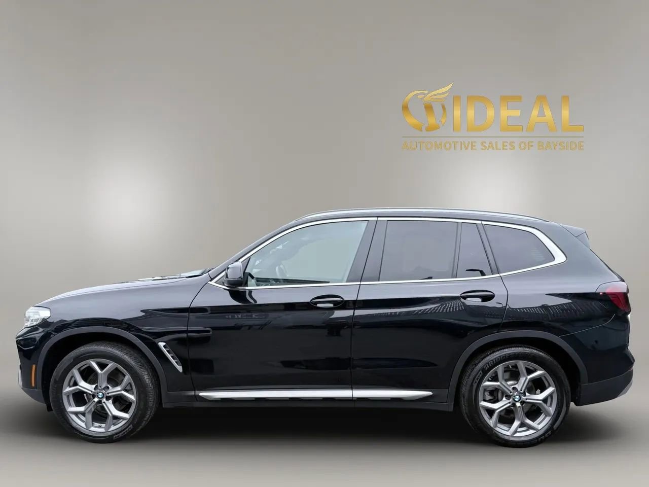 Used 2024 BMW X3 xDrive30i w/ Premium Package AWD/4WD image 4
