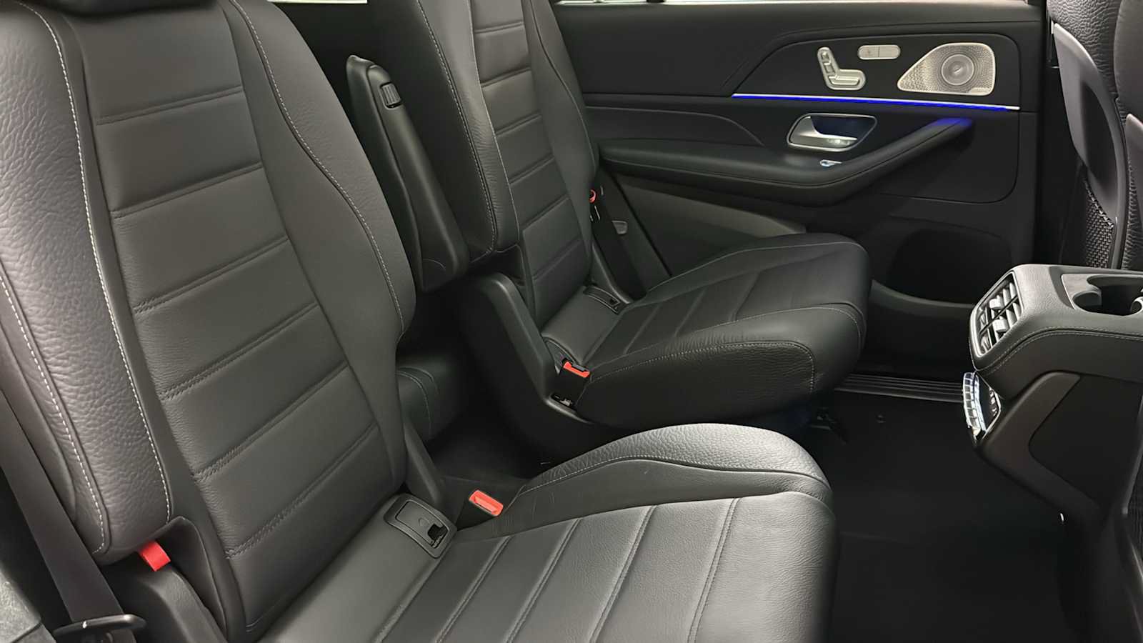 New 2026 Mercedes-Benz GLS 450 4MATIC image 37