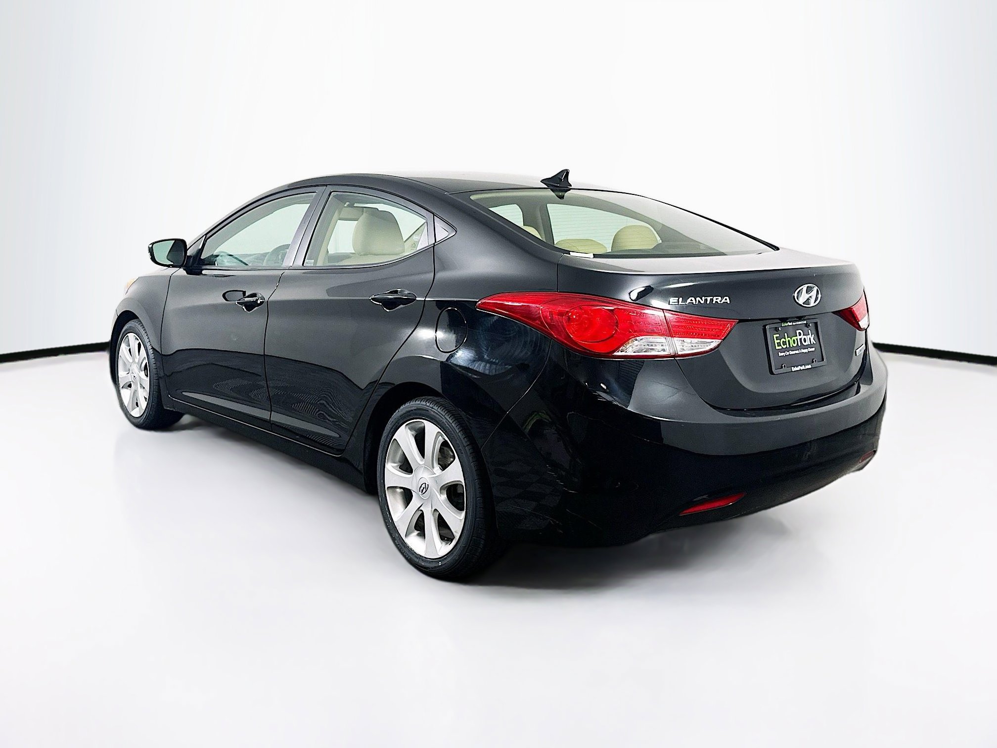 Used 2012 Hyundai Elantra Limited w/ Technology Pkg 5 FWD image 5