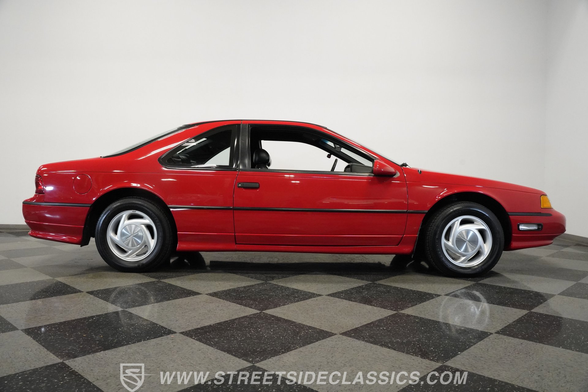 Used 1992 Ford Thunderbird Super image 17