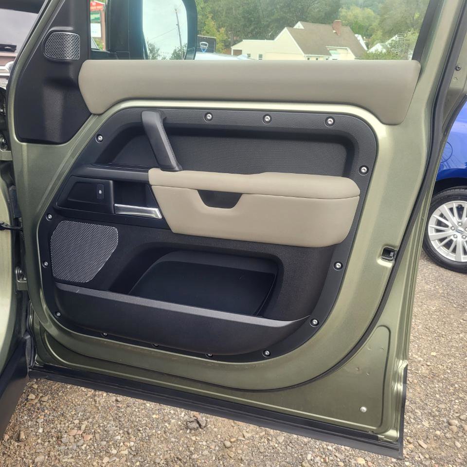 Used 2020 Land Rover Defender 110 S AWD/4WD image 24