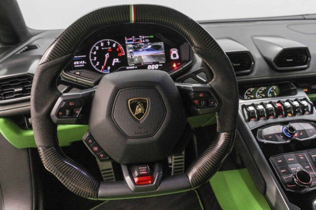 Used 2015 Lamborghini Huracan LP 610-4 image 24