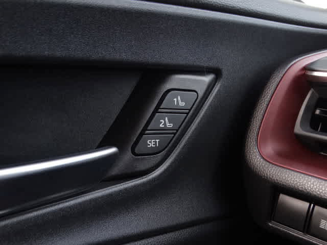 Used 2024 Toyota Prius Prime Premium w/ Advanced Technology Package FWD image 40