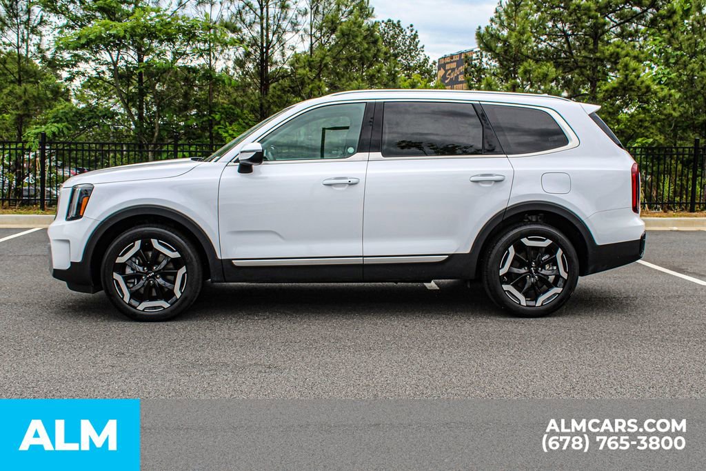 Used 2025 Kia Telluride S FWD image 7