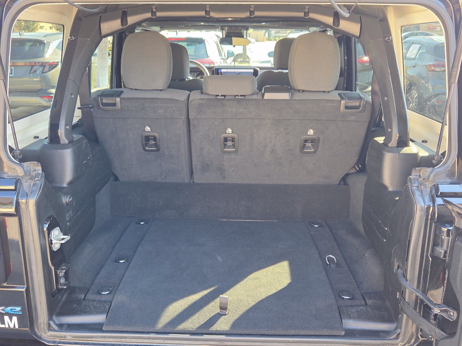 Used 2024 Jeep Wrangler Unlimited Sahara AWD/4WD image 11
