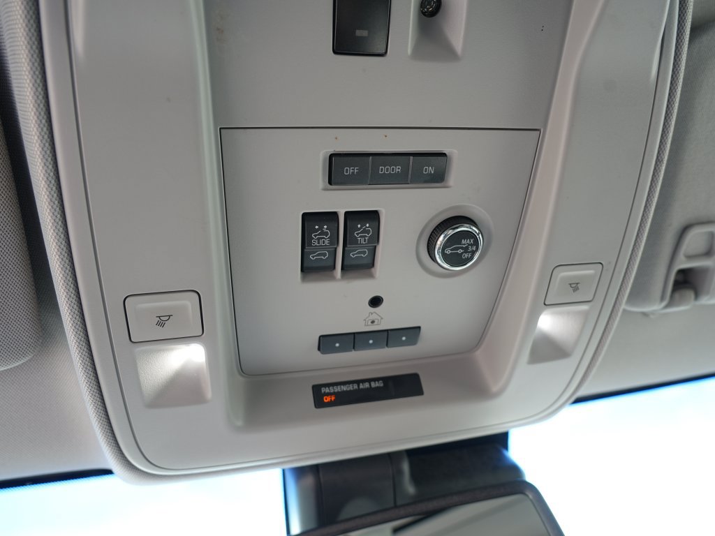 Used 2020 Chevrolet Tahoe Premier AWD/4WD image 33