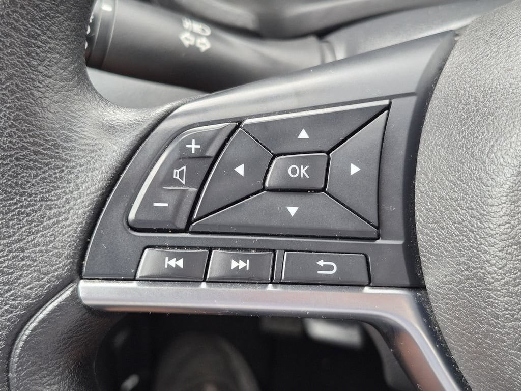 Used 2025 Nissan Sentra SV FWD image 11