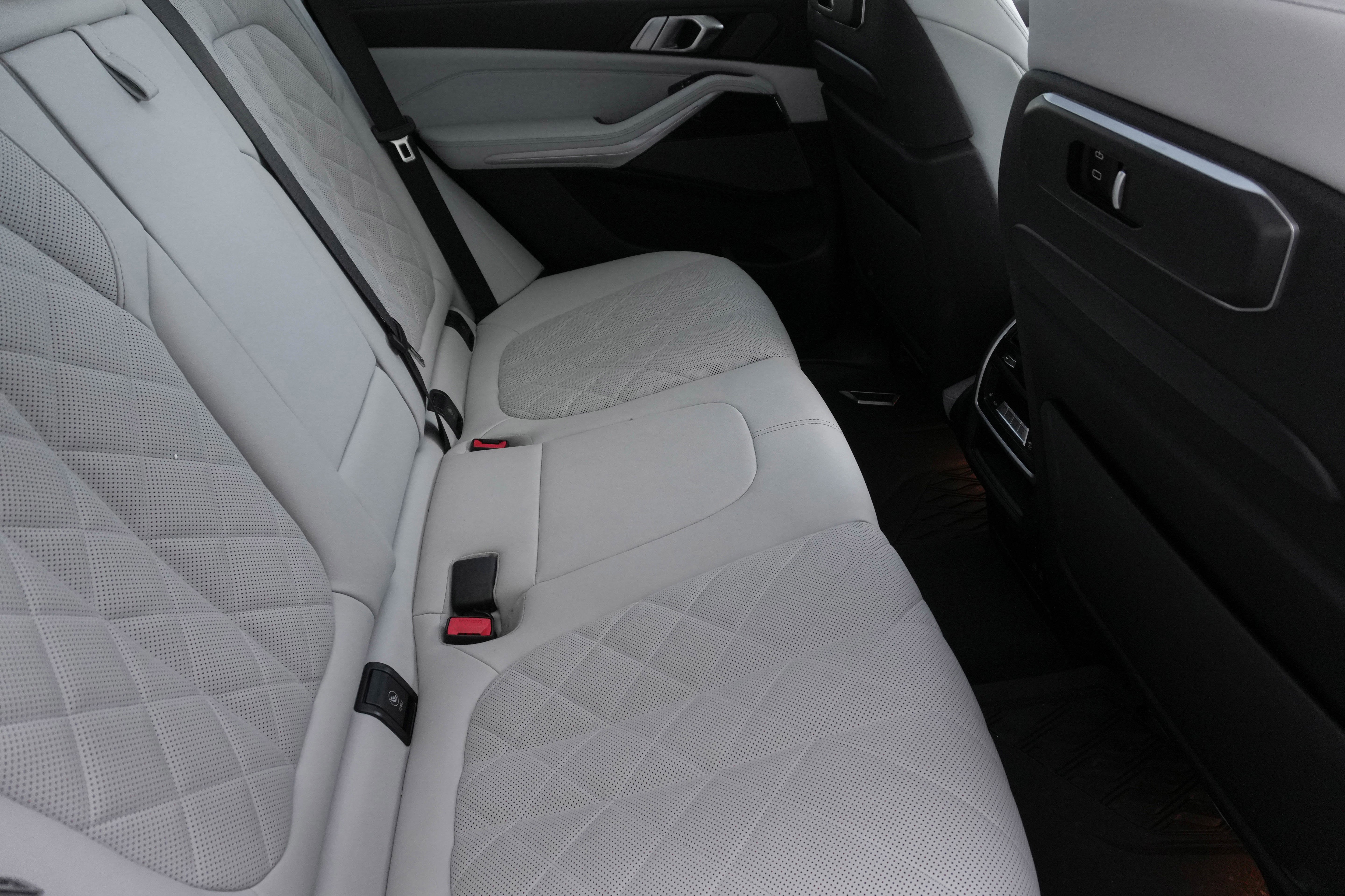 Certified 2024 BMW X5 xDrive50e w/ Executive Package AWD/4WD image 35