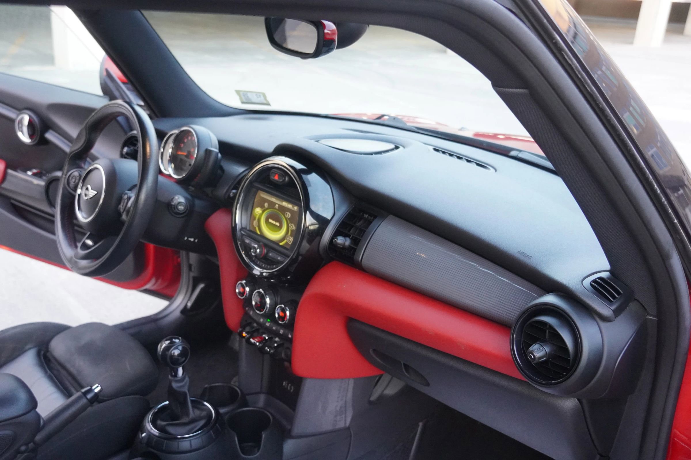 Used 2015 MINI Cooper 2-Door Hardtop image 9