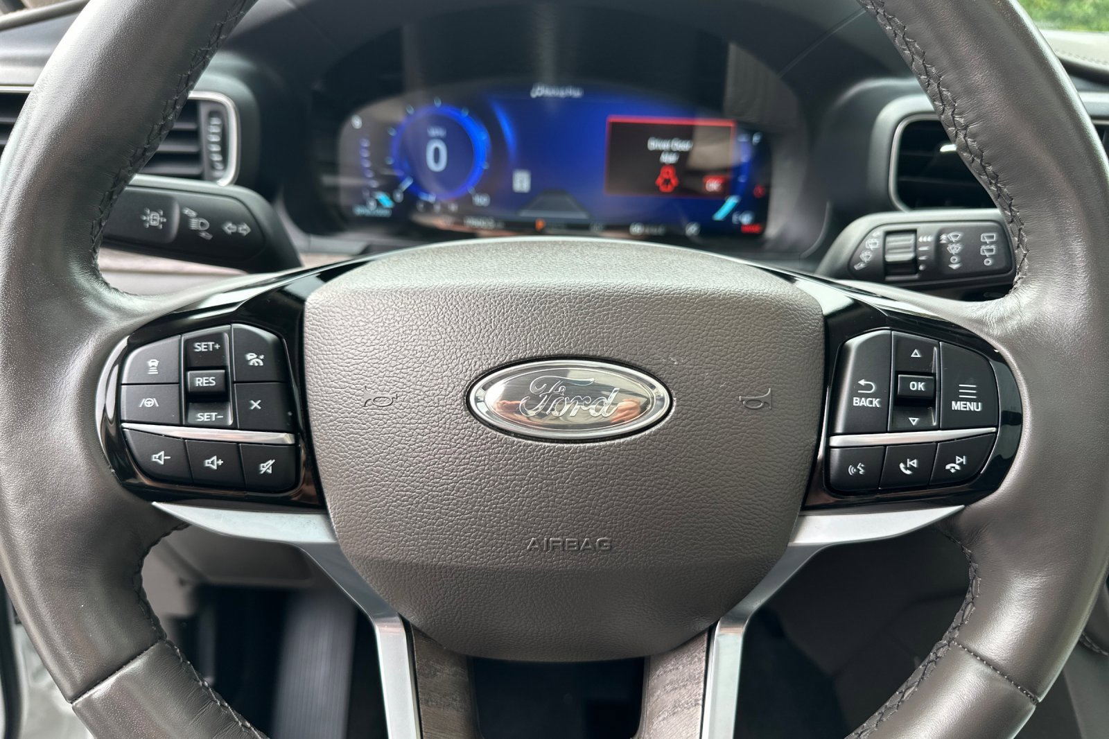 Used 2023 Ford Explorer Platinum w/ Equipment Group 601A image 24