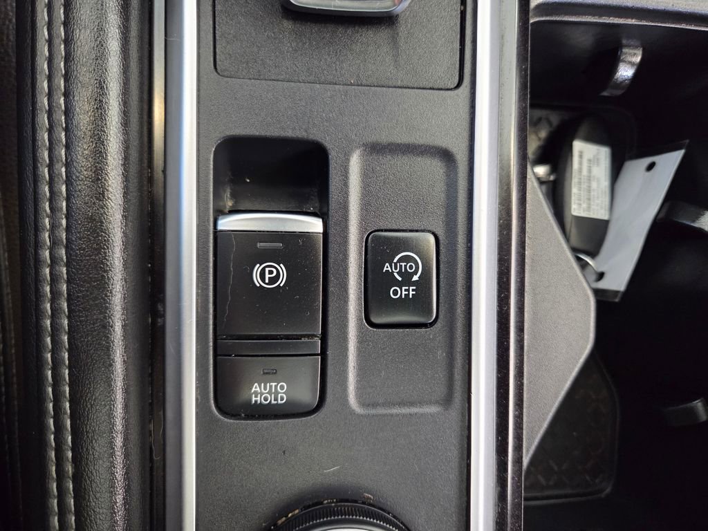 Used 2022 Nissan Pathfinder Platinum w/ Cargo Package image 47