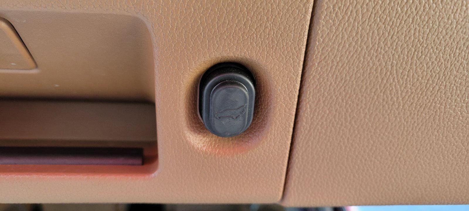 Used 2017 Cadillac Escalade ESV Platinum image 37