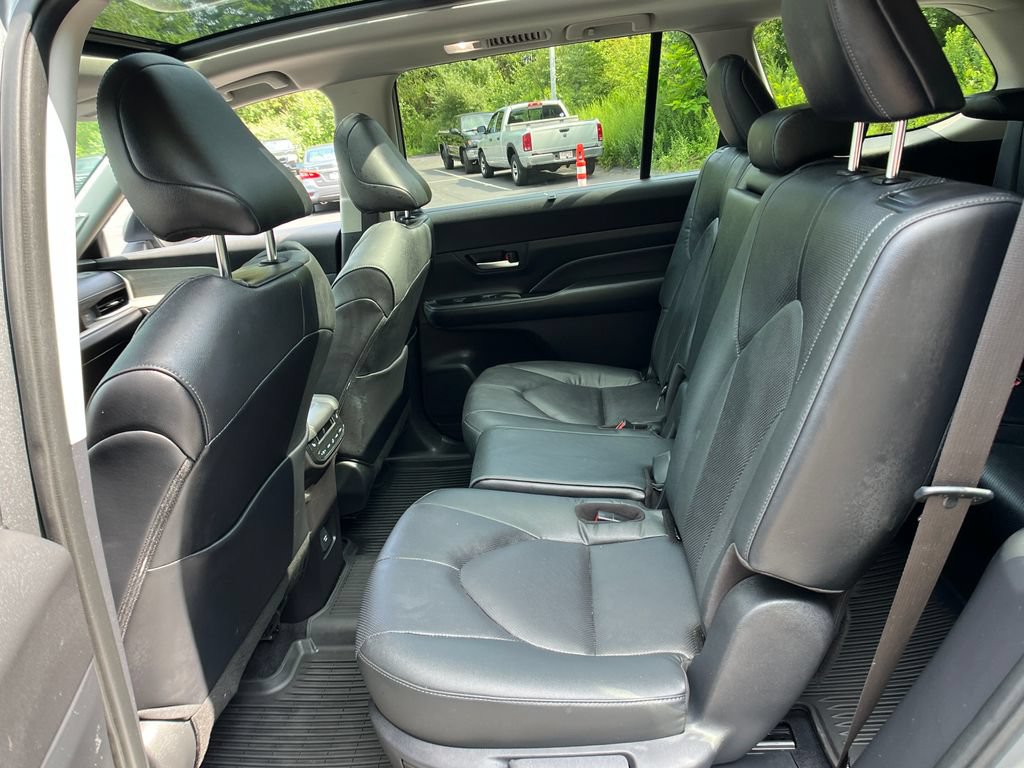 Used 2025 Toyota Grand Highlander AWD image 23