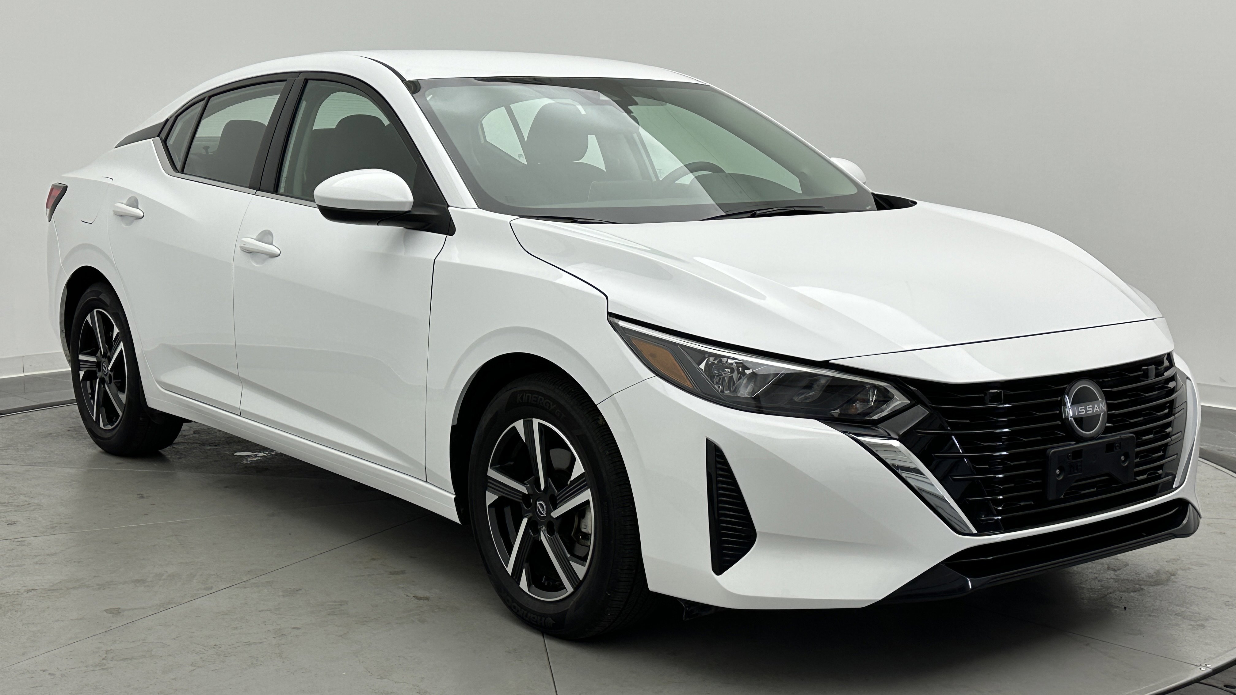 Used 2025 Nissan Sentra SV image 3