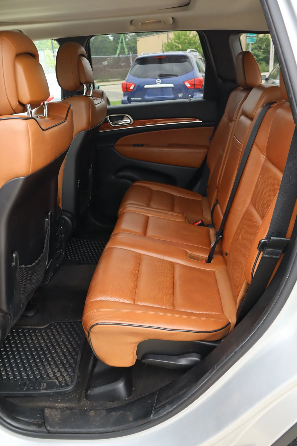 Used 2012 Jeep Grand Cherokee Overland image 12